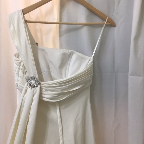 David’s Bridal Wedding Dress - Picture 6 of 15